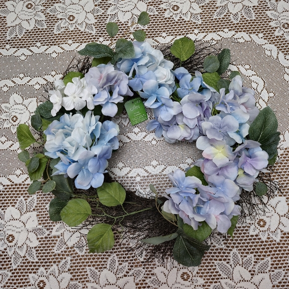 Ashland 22" Wreath Round Blue and Purple Hydrangea Flowers Twig Floral Accent - Picture 5 of 12